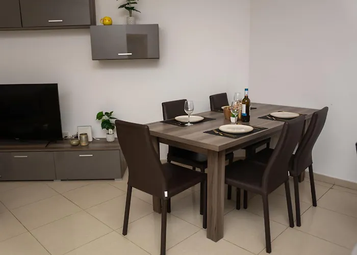 The Exiles Bay * Sliema